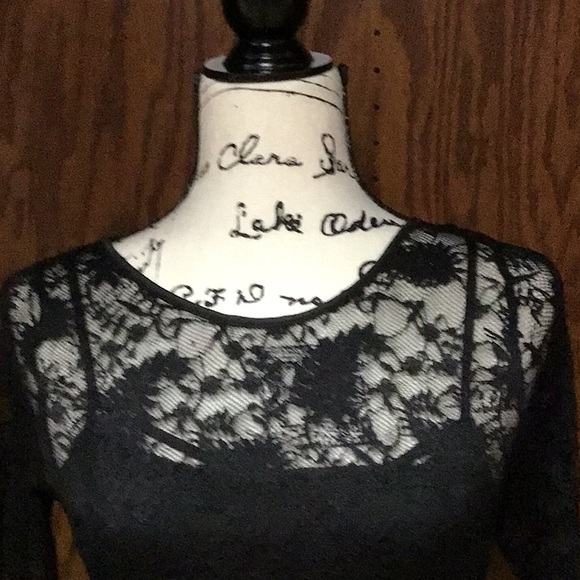 Paraella Lace Mini Dress - Picture 4 of 7